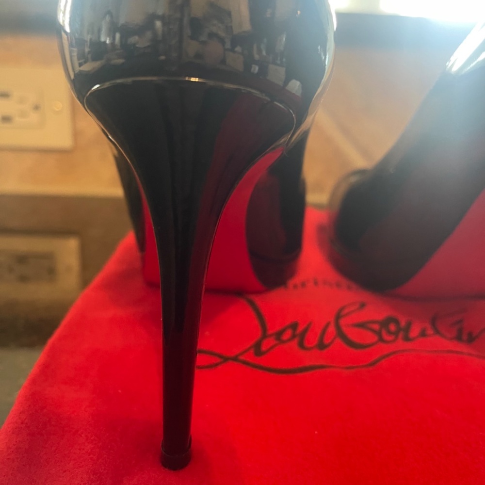 AUTHENTIC Christian Louboutin Black Heels - Picture 5 of 12